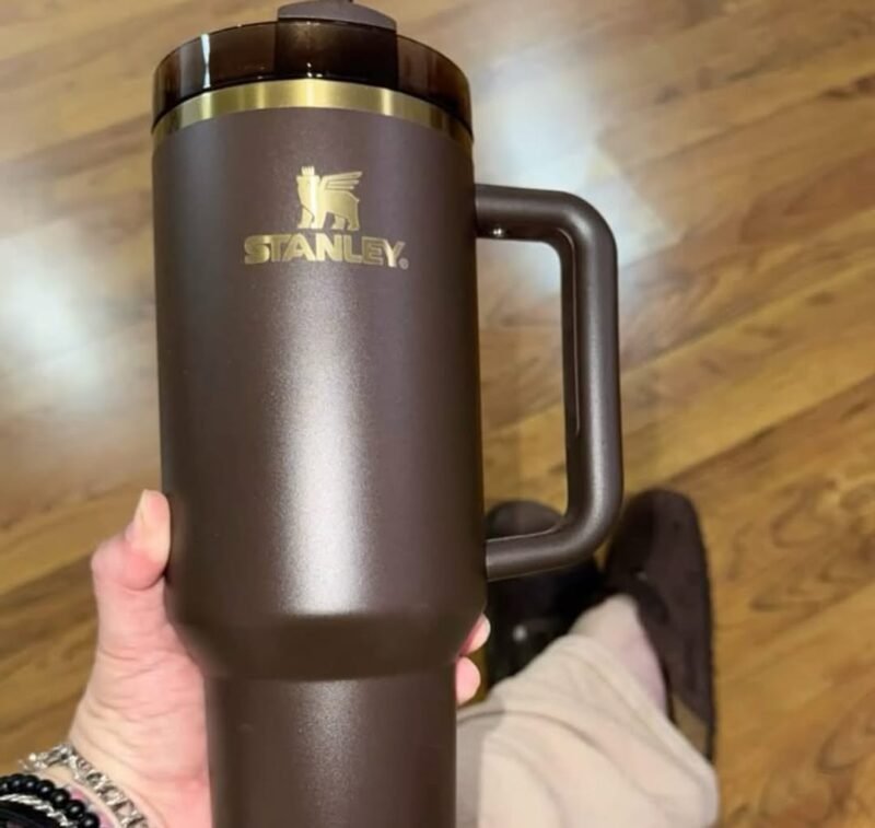 Stanley The Quencher H2.0 FlowState™ Tumbler | 40 OZ | Derby Brown with Gold Edition - Image 2