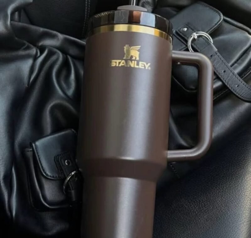 Stanley The Quencher H2.0 FlowState™ Tumbler | 40 OZ | Derby Brown with Gold Edition - Image 3