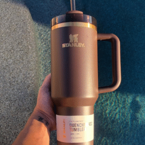Stanley The Quencher H2.0 FlowState™ Tumbler | 40 OZ | Derby Brown with Gold Edition