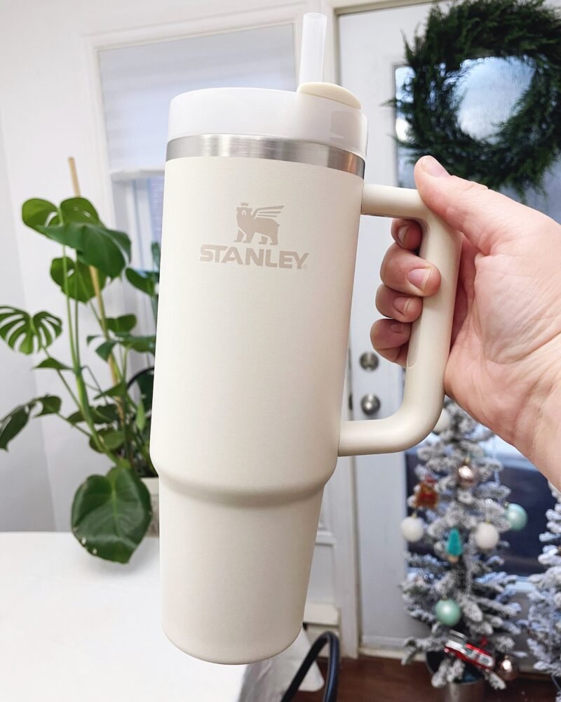 STANLEY QUENCHER H2.0 | 40oz (1200mL) – ULTIMATE HYDRATION TUMBLER – NOW IN PAKISTAN! - Image 3